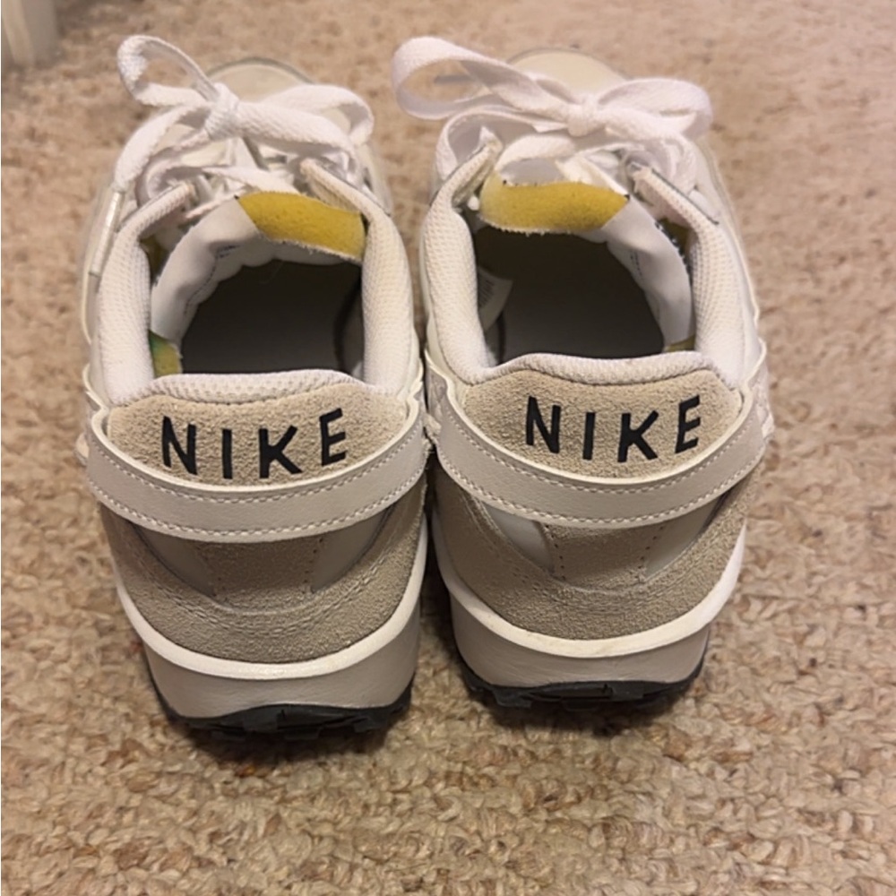 Women Nike Waffle Debut Sneakers